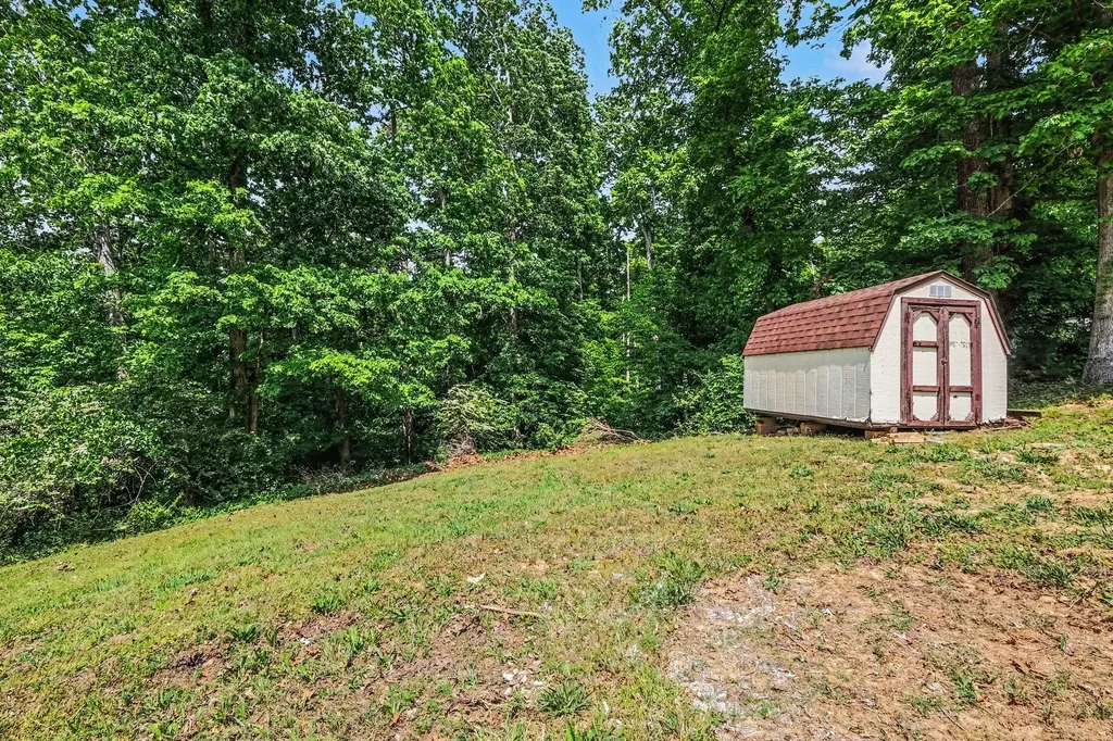 160 N Poole Street Ashland City TN 37015