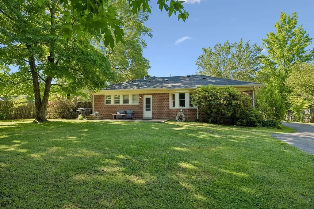 113 6th Avenue Columbia TN 38401