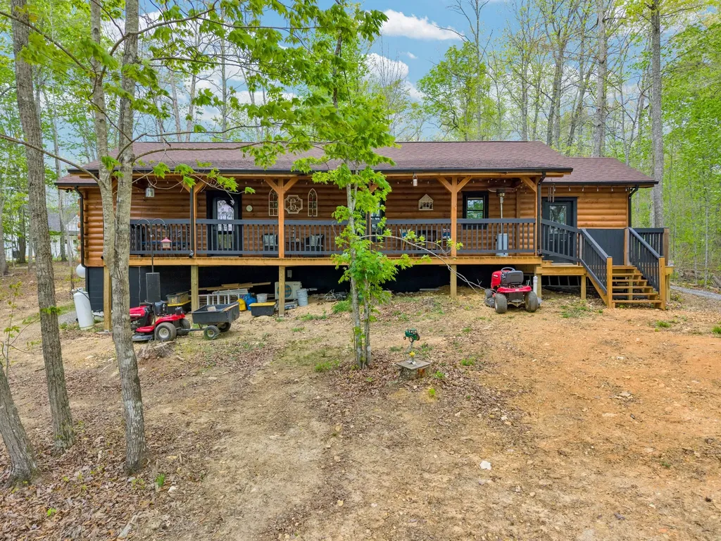 673 Arrowhead Road Moss TN 38575