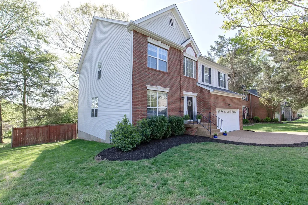 189 E Harbor Hendersonville TN 37075