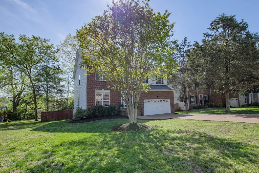 189 E Harbor Hendersonville TN 37075