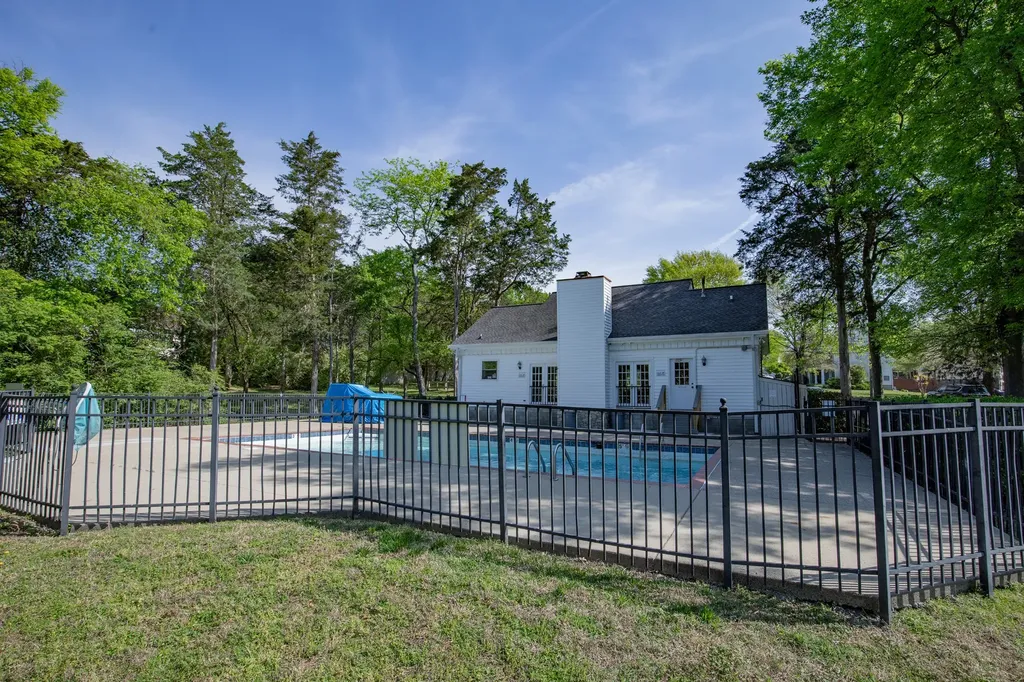 189 E Harbor Hendersonville TN 37075