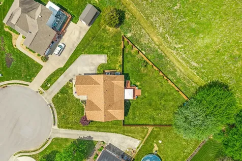 407 Walkaway Court Clarksville TN 37043