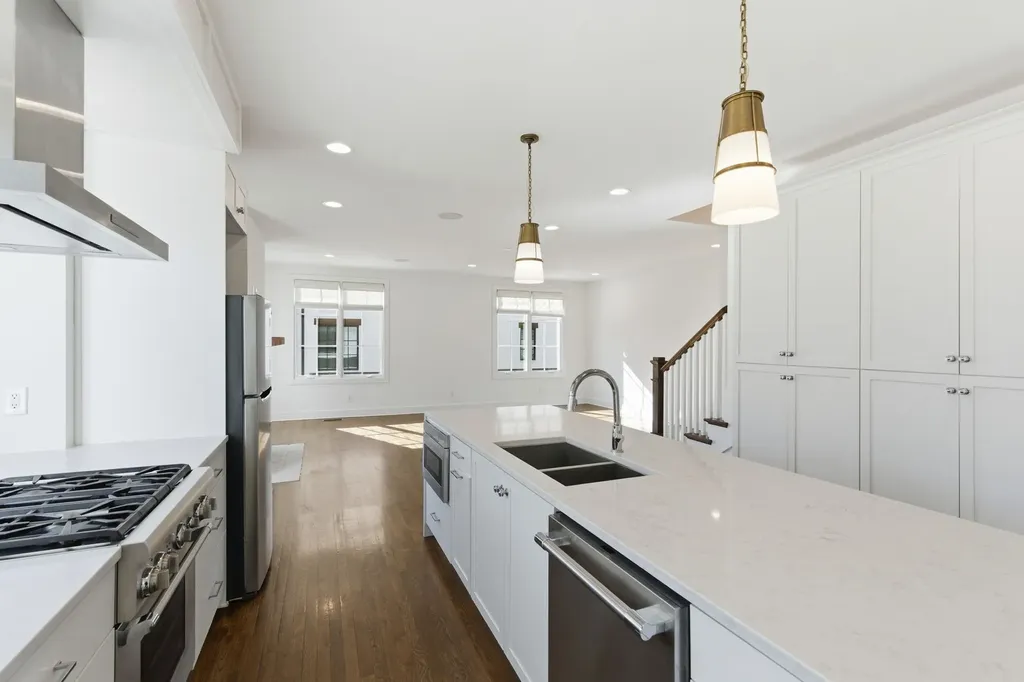 519 Chesterfield Avenue Nashville TN 37212