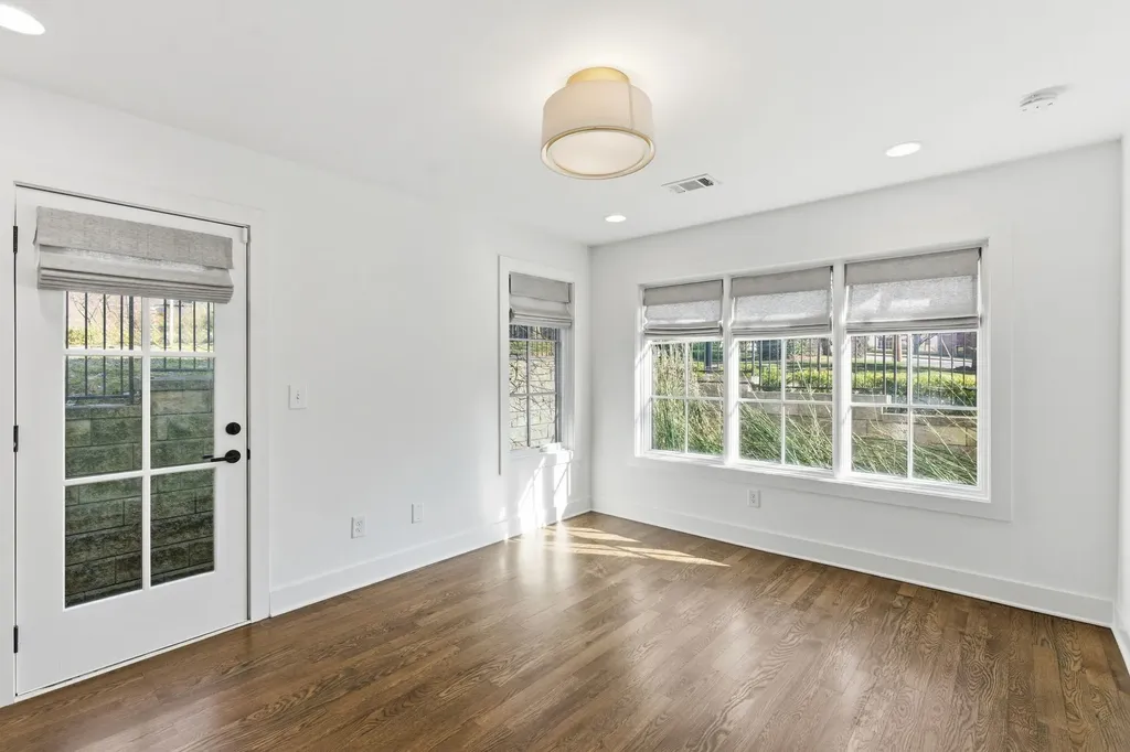 519 Chesterfield Avenue Nashville TN 37212