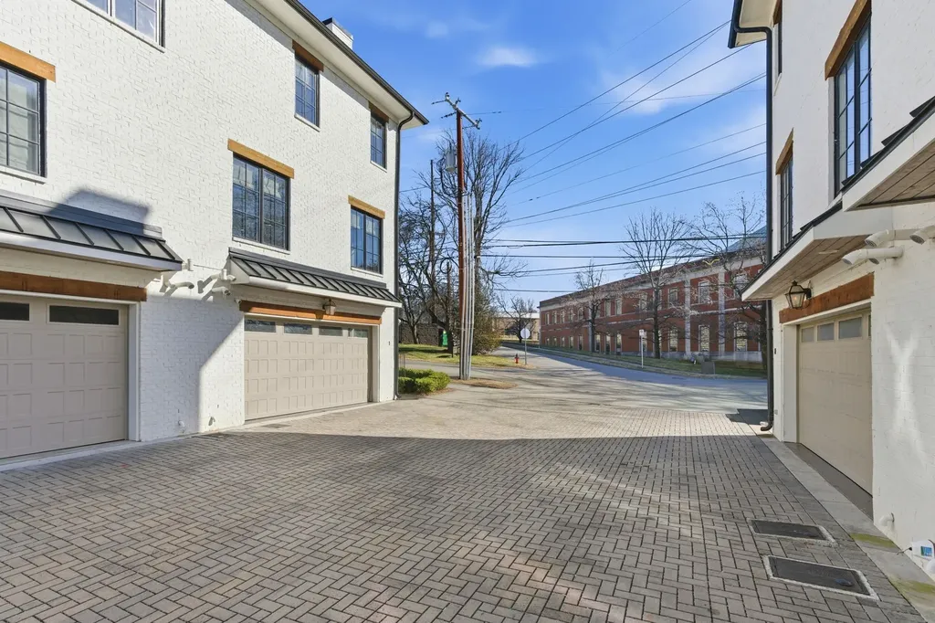519 Chesterfield Avenue Nashville TN 37212
