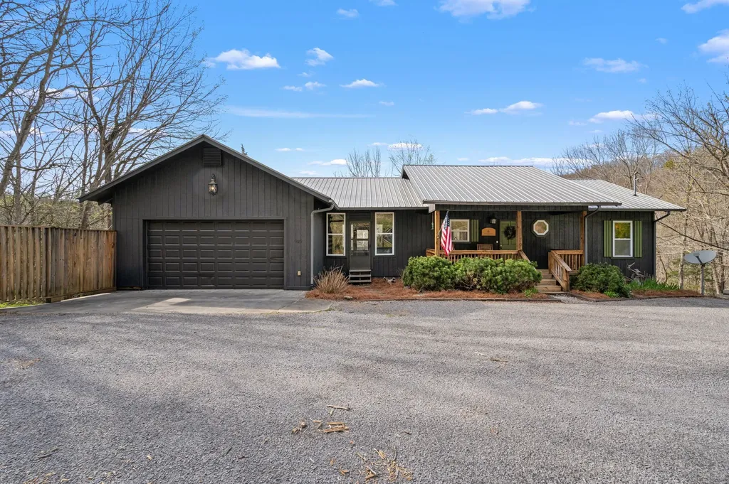 929 Old Casey Cove Road Smithville TN 37166
