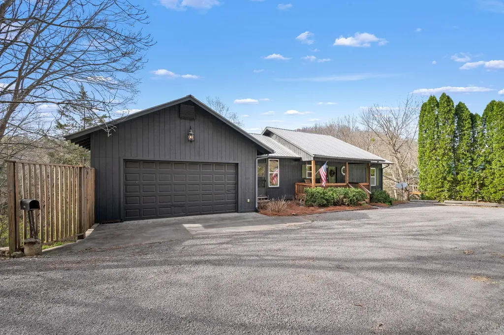 929 Old Casey Cove Road Smithville TN 37166