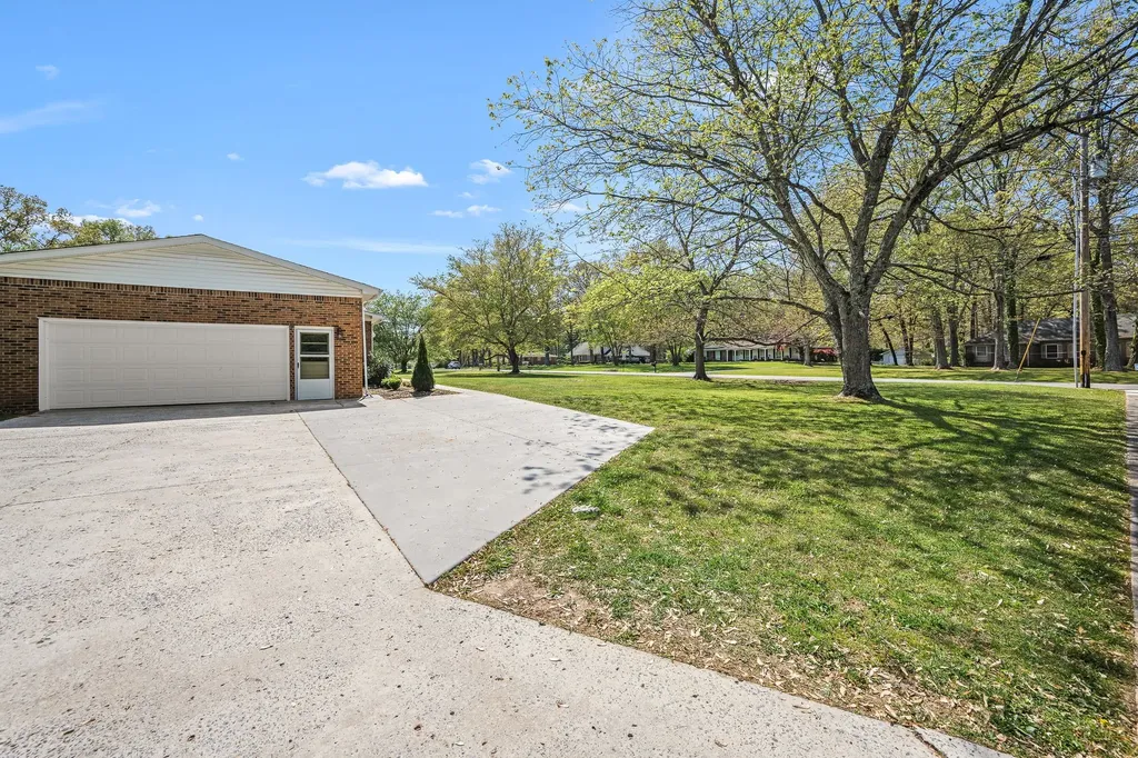 906 Country Club Drive Tullahoma TN 37388