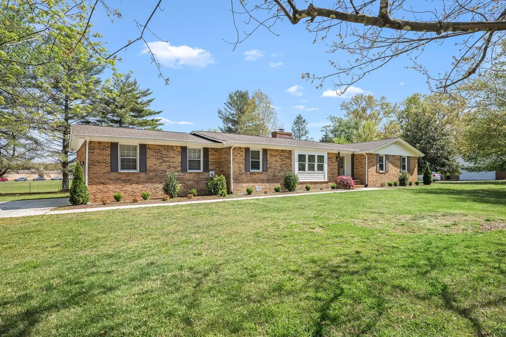 906 Country Club Drive Tullahoma TN 37388