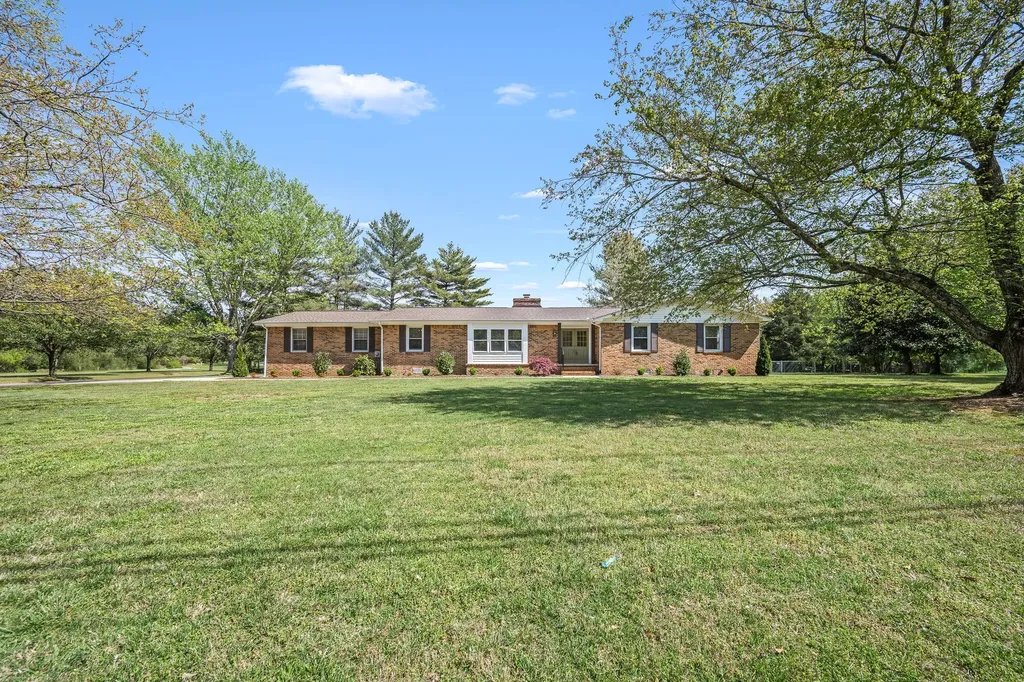 906 Country Club Drive Tullahoma TN 37388