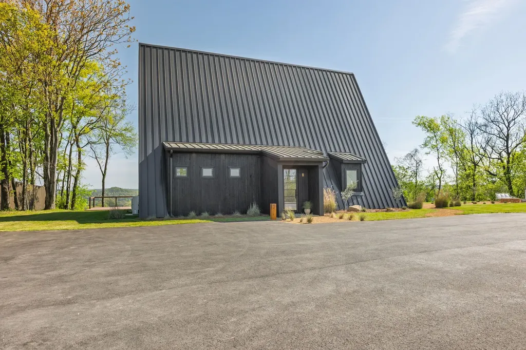 1836 New Highway 7 Columbia TN 38401