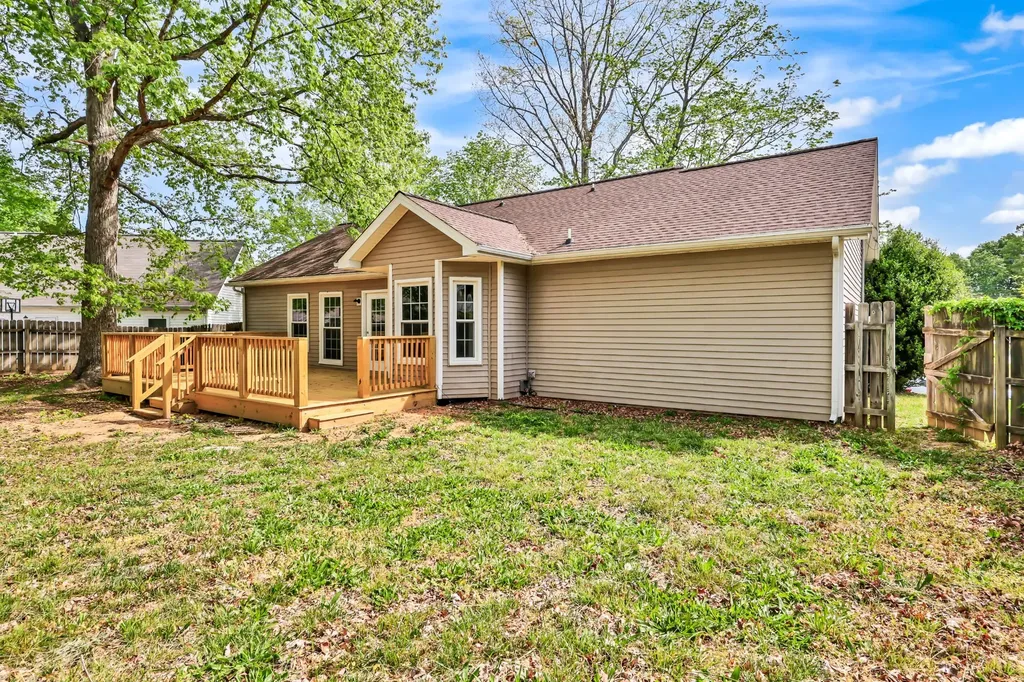 1710 Thistlewood Drive Clarksville TN 37042