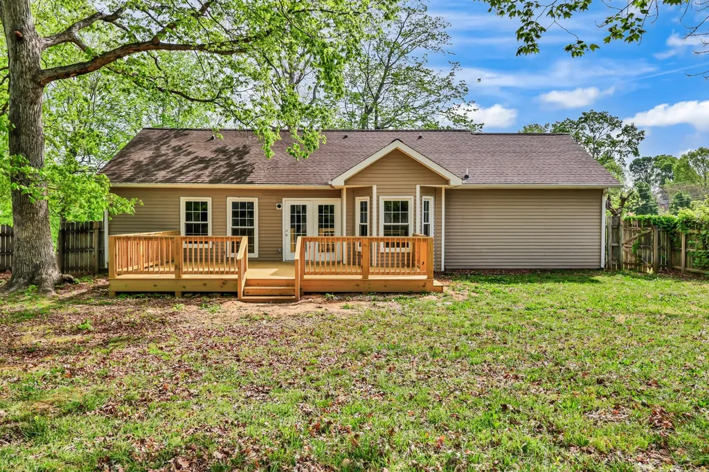 1710 Thistlewood Drive Clarksville TN 37042
