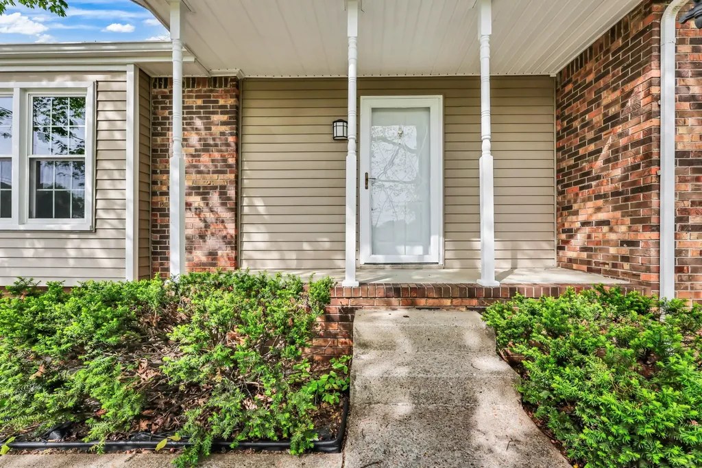 1710 Thistlewood Drive Clarksville TN 37042