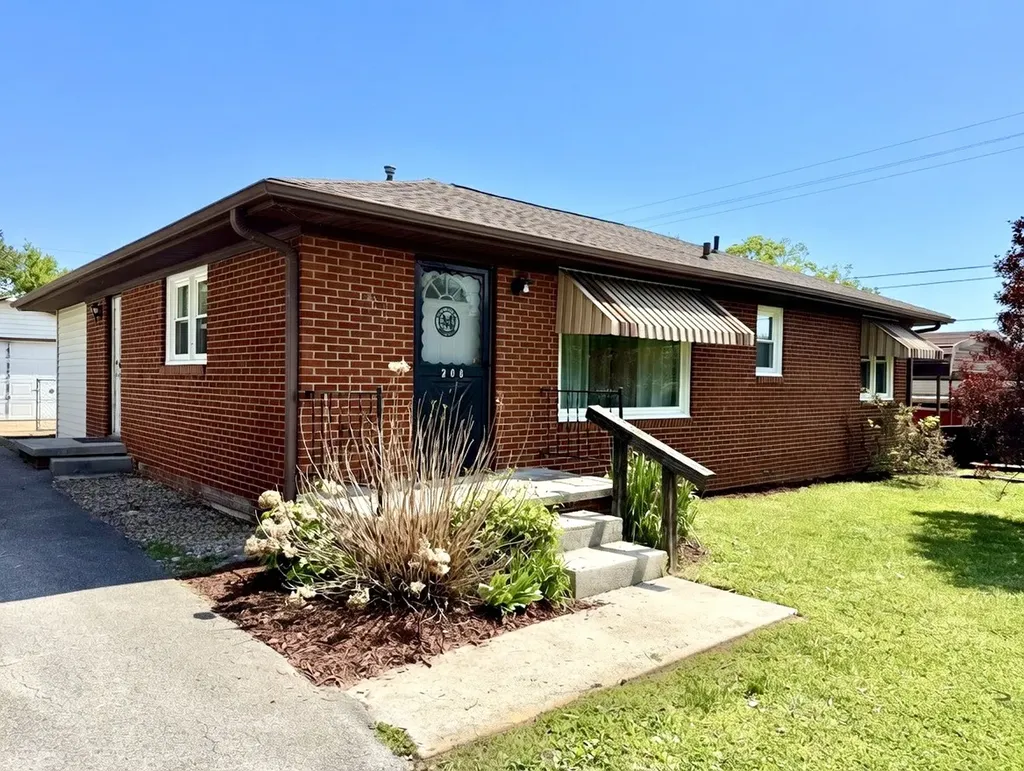 208 Navaho Trail Hopkinsville KY 42240