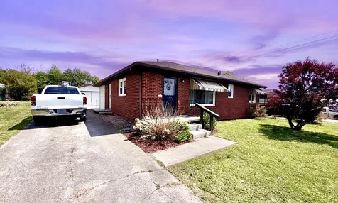 208 Navaho Trail Hopkinsville KY 42240