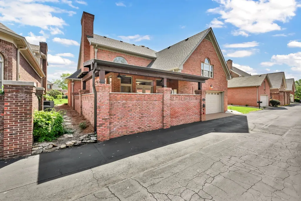 313 Partridge Court Clarksville TN 37043