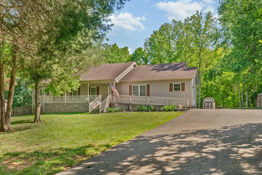 1038 Phillip Drive Portland TN 37148