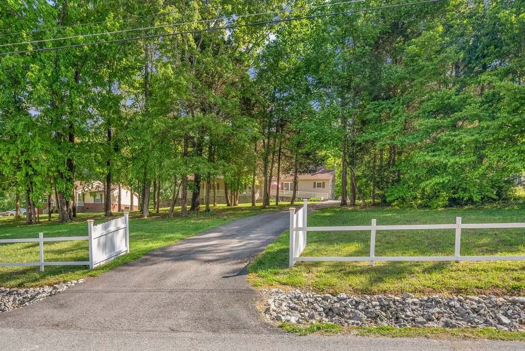 1038 Phillip Drive Portland TN 37148