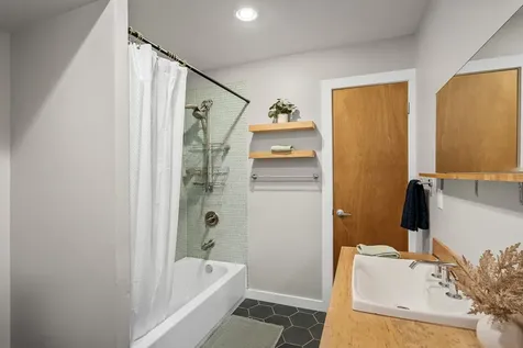 313 S 7th Street Nashville TN 37206