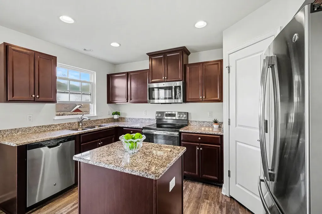 2813 Winterberry Drive Columbia TN 38401