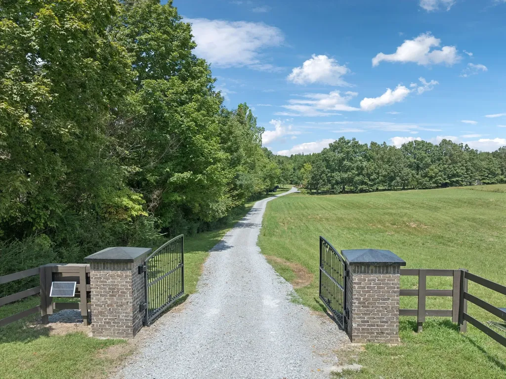 7270 Old Franklin Road Fairview TN 37062