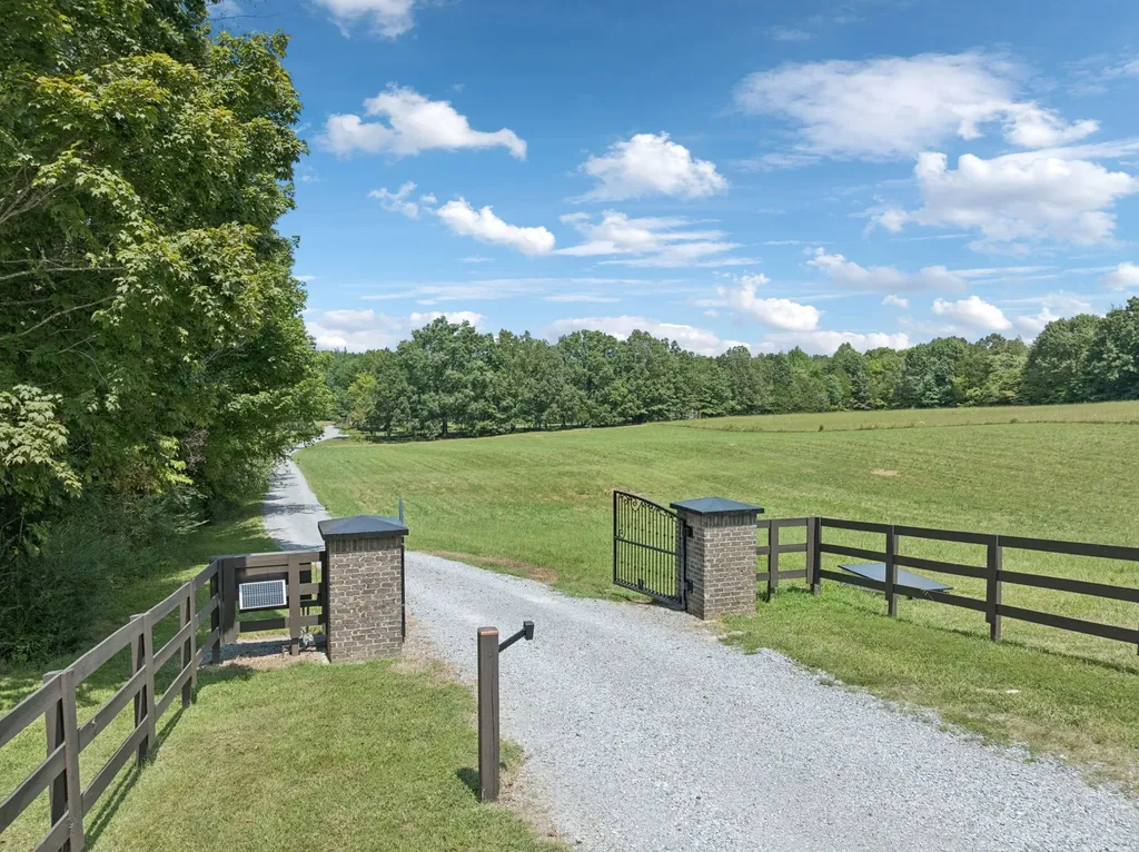 7270 Old Franklin Road Fairview TN 37062