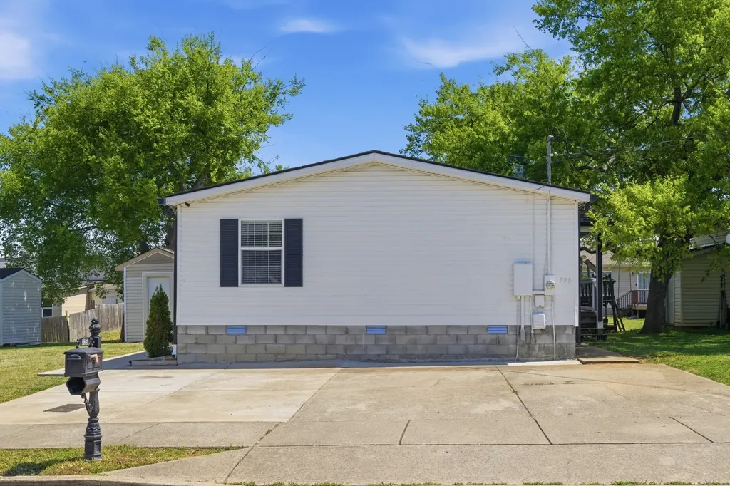 325 S Shore Drive Antioch TN 37013