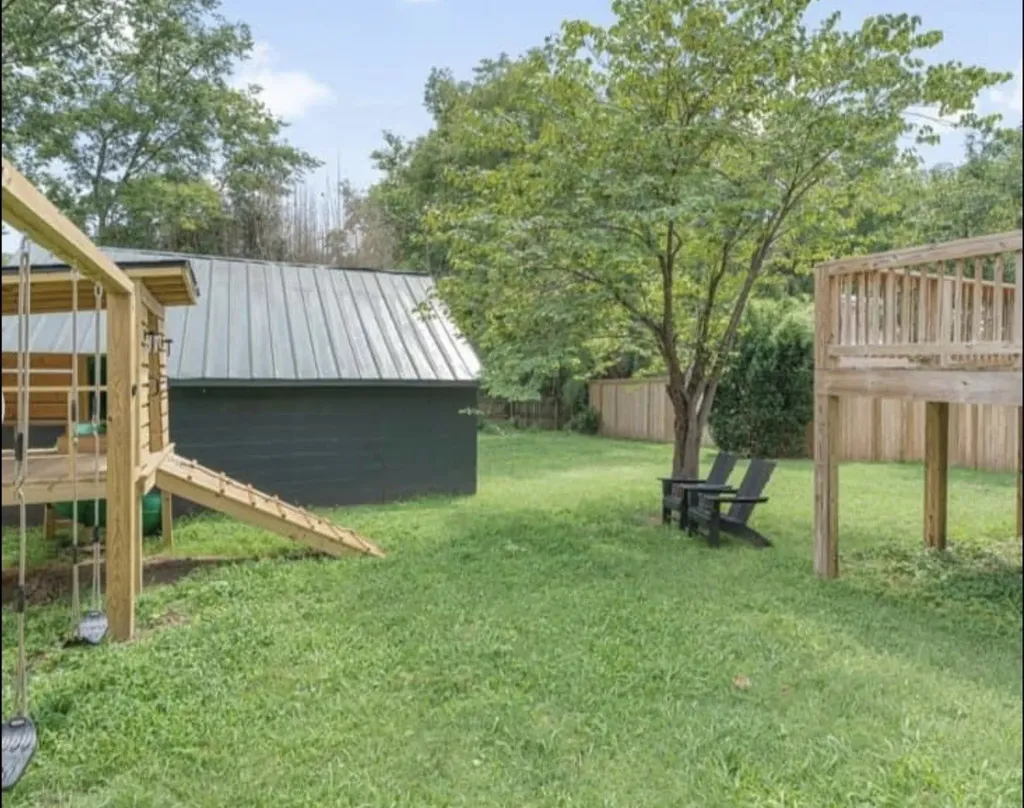 1002 Fairwin Avenue Nashville TN 37216