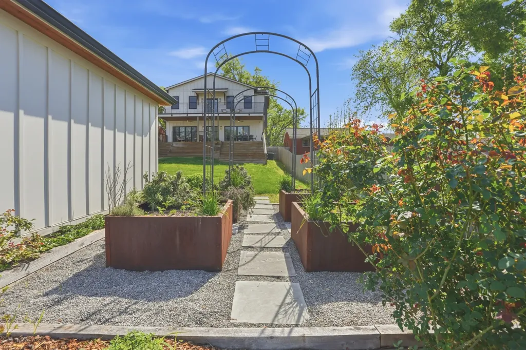 518 S 10th Street Nashville TN 37206