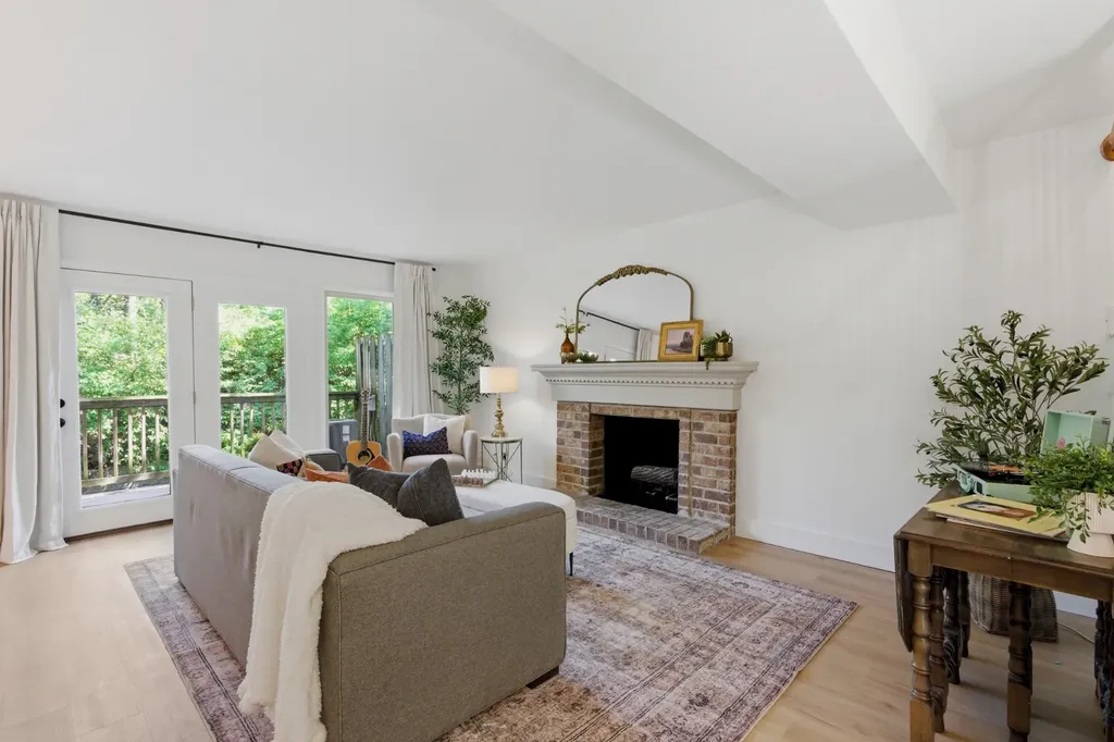 2116 Hobbs Road Nashville TN 37215