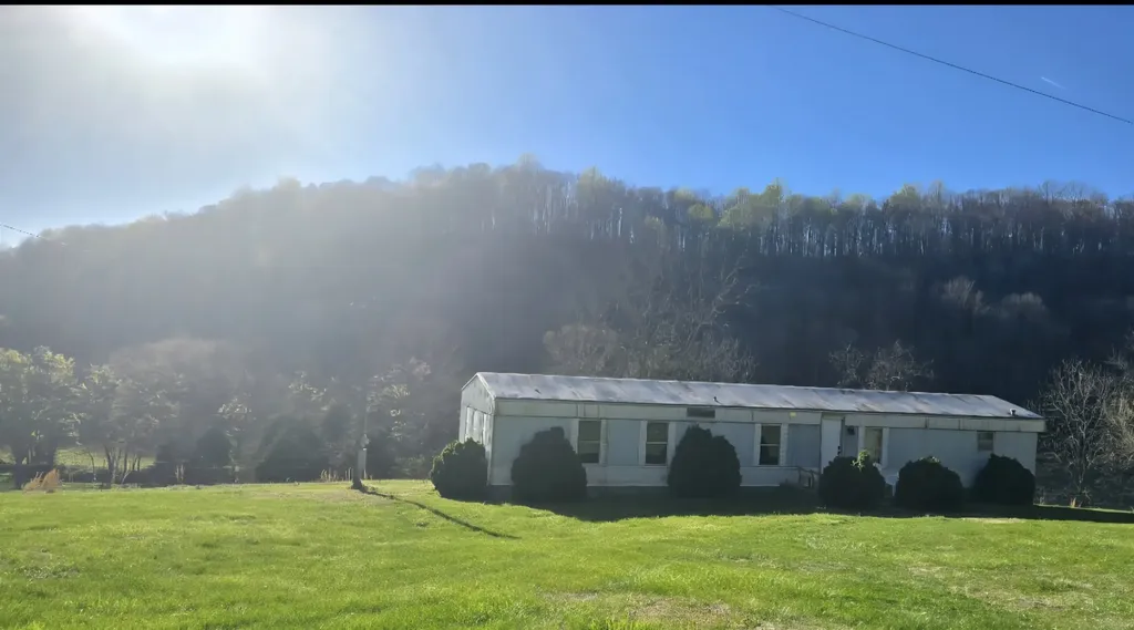 109 Creek Bend Lane Manchester TN 37355