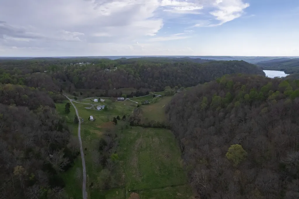 109 Creek Bend Lane Manchester TN 37355