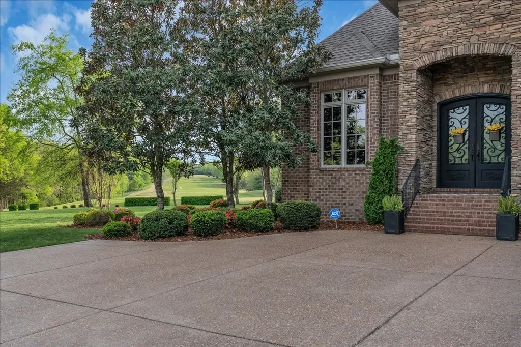 1055 Litchfield Place Gallatin TN 37066