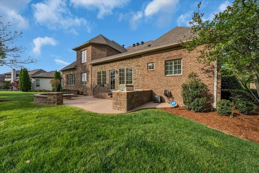 1055 Litchfield Place Gallatin TN 37066