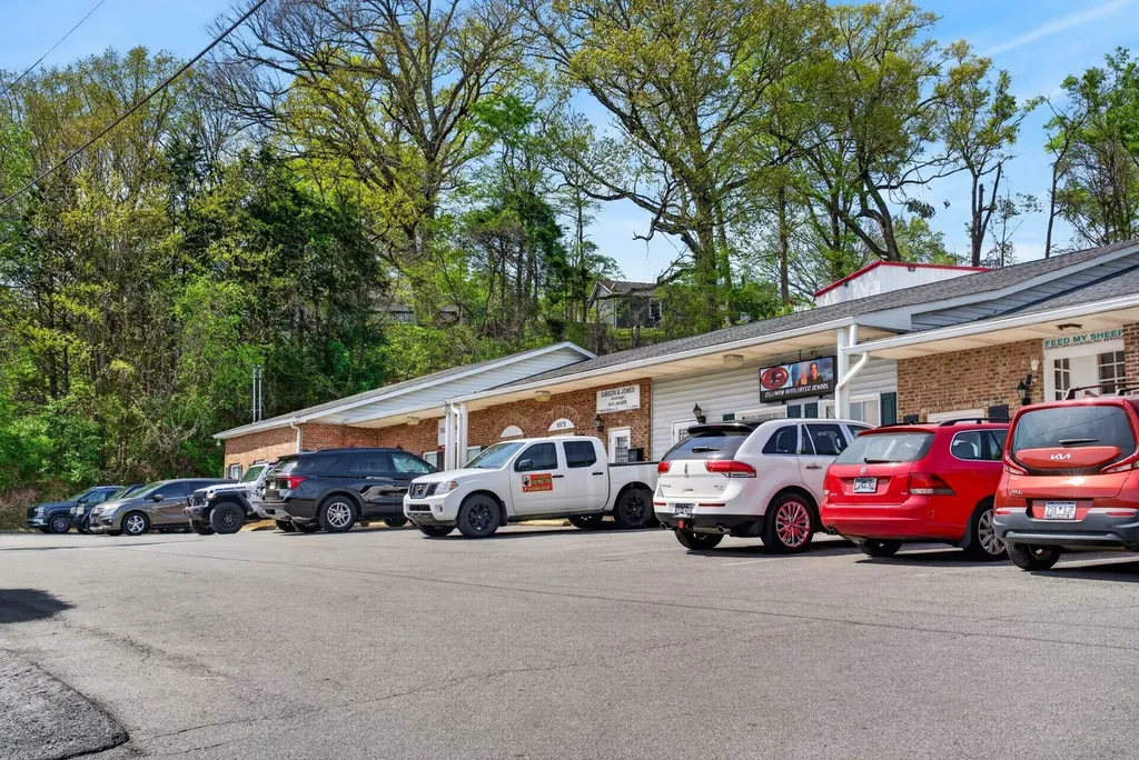 4979B Lebanon Pike Old Hickory TN 37138