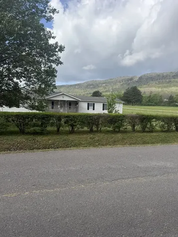 1791 W Valley Road Whitwell TN 37397