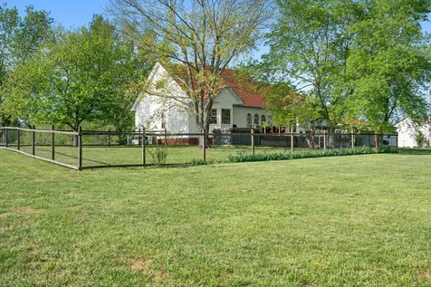 6930 Hall Road Greenbrier TN 37073