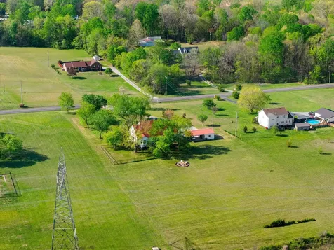 6930 Hall Road Greenbrier TN 37073