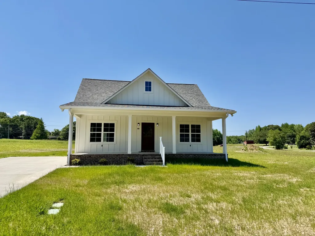 909 Hickory Street Lawrenceburg TN 38464