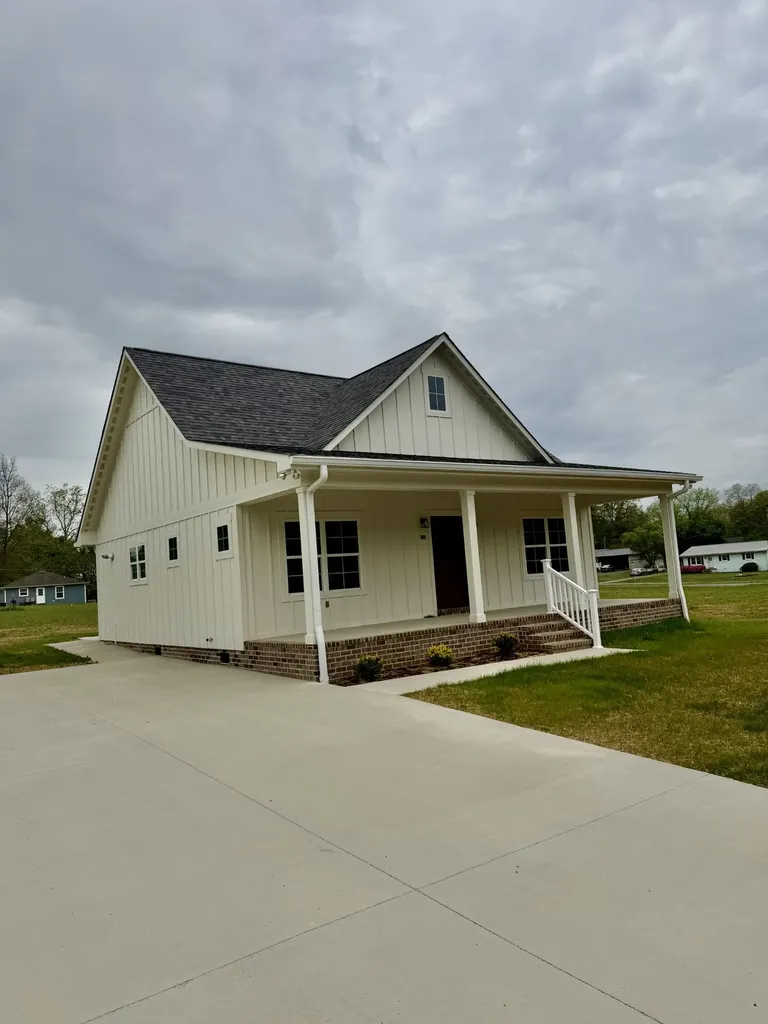 909 Hickory Street Lawrenceburg TN 38464