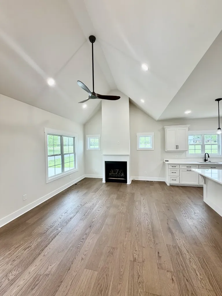 909 Hickory Street Lawrenceburg TN 38464