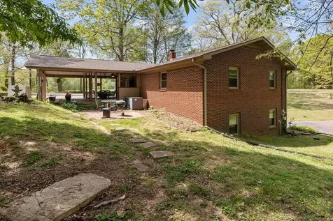 48 Hill Road Big Sandy TN 38221