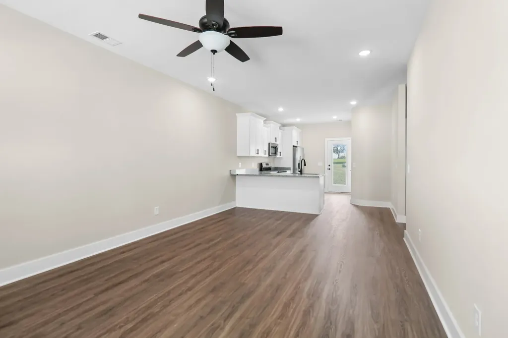 1007 Oak Street Portland TN 37148