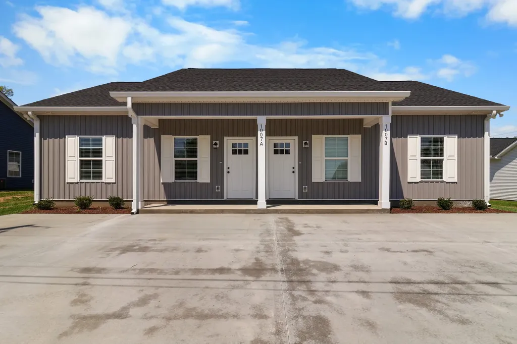 1007 Oak Street Portland TN 37148