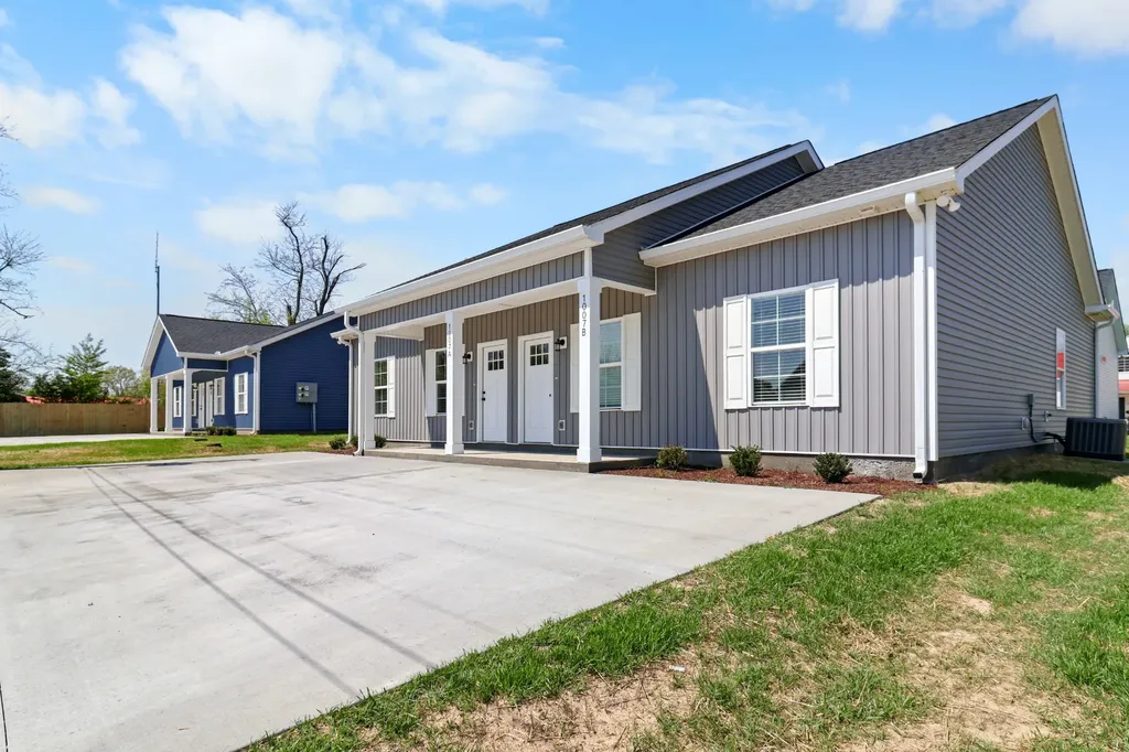 1007 Oak Street Portland TN 37148
