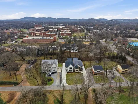 1523 Graybar Lane Nashville TN 37215