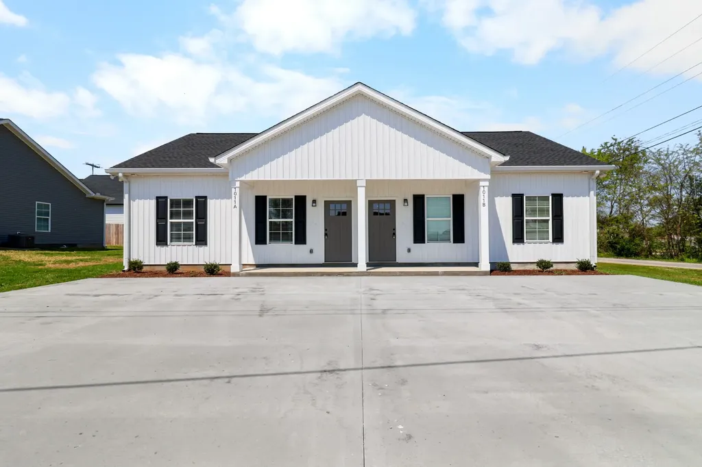 1011 Oak Street Portland TN 37148