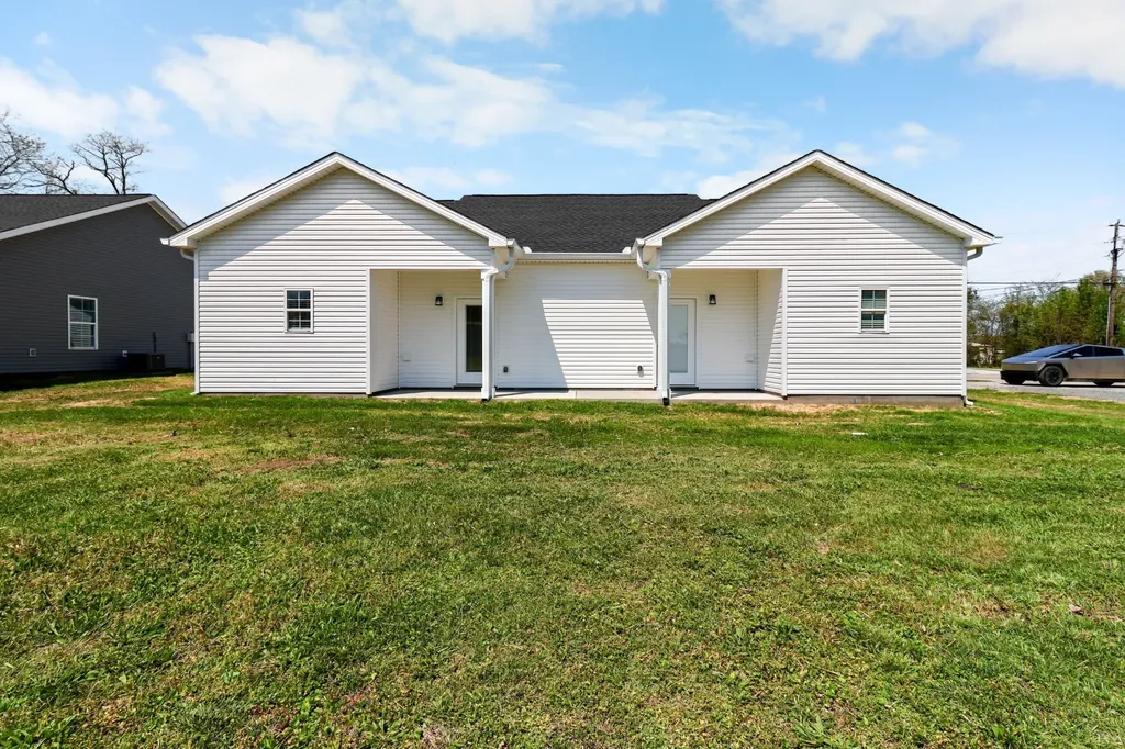 1011 Oak Street Portland TN 37148